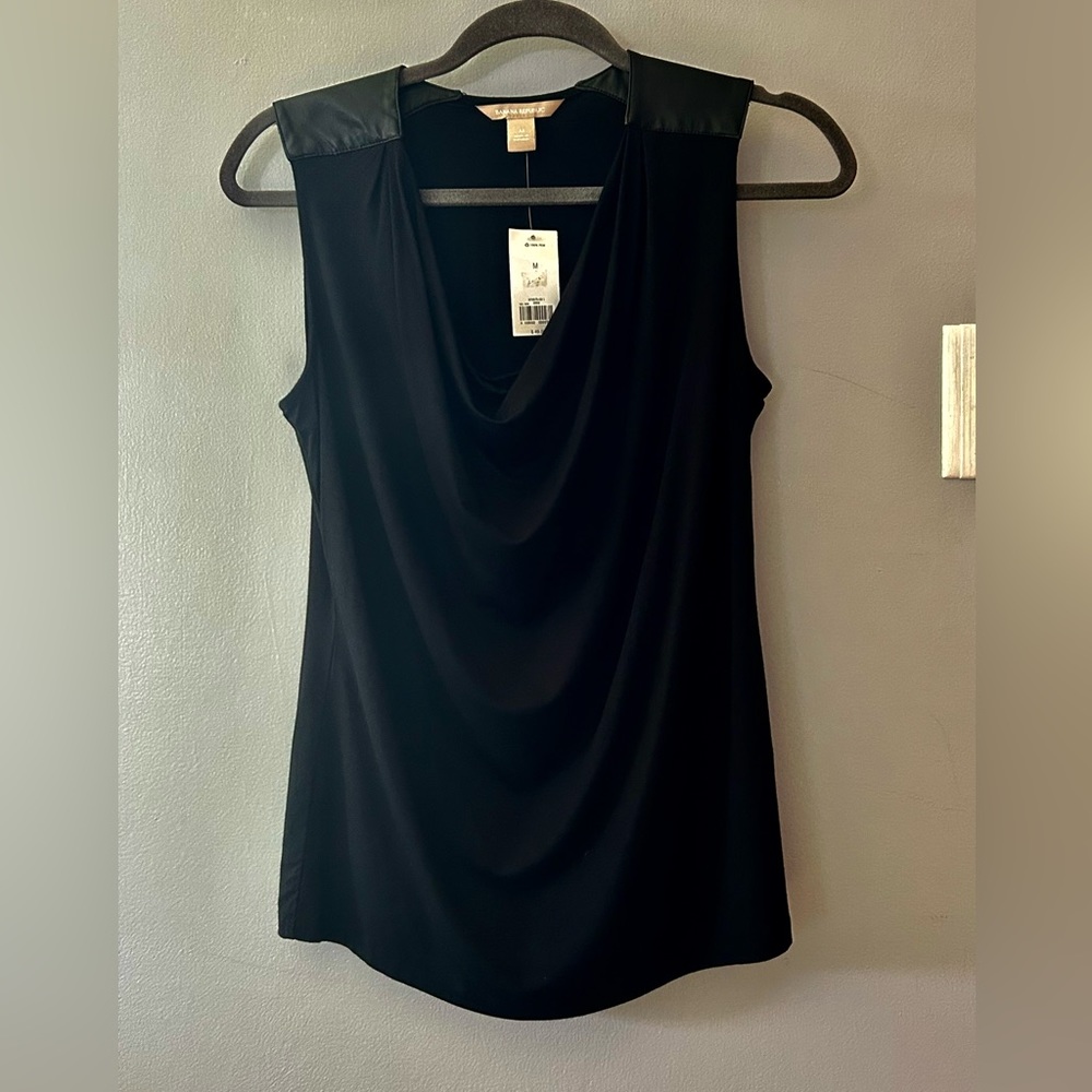 Banana Republic Medium Black sleeveless blouse